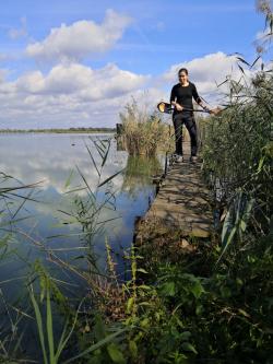 Odběr vzorků rákosů a sedimentu. Foto: archiv autorů.