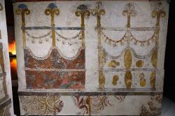 Kapitánské kabiny. Freska z místnosti 4 v Západní domě v Akrotiri, 17. století před n. l. Prehistoric Museum of Thira, Fira, Santorini. Kredit: Zde, Wikimedia Commons. Licence CC 4.0.