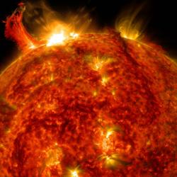 Střezte se sluneční bouře. Kredit: NASA/SDO.