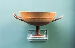 Athénská miska na pití vína (kylix) Solónovy doby. Kredit: ArchaiOptix, Wikimedia Commons. Licence CC 4.0.