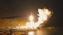 Krásný noční start rakety Spectrum. Kredit: Isar Aerospace.
