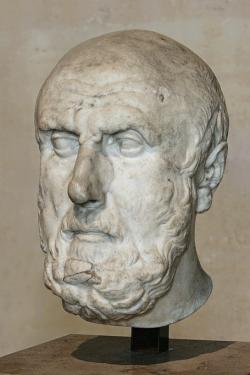 Chrýsippos, mramorová busta. Římská kopie z 2. století n. l. podle originálu z helénistické doby. Louvre, MR 529, Ma 326. Kredit: Eric Gaba, Wikimedia Commons. Licence CC 2.5.