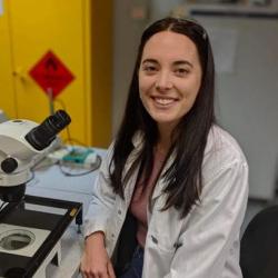 Natalie A Trigg, evoluční bioložka, první autorka studie. Kredit: University of Newcastle.