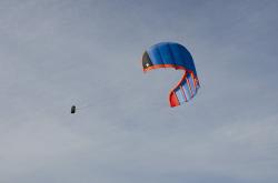 Drak společnosti KitePower s plochou 40 metrů čtverečních. Kredit: Rschmehl, Wikismedia Commons, CC BY-SA 4.0.