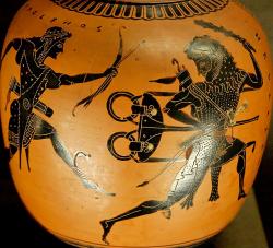Héraklés se se pokouší ukrást Apollónovi o trojnožku. Attická černofigurová oinochoé (nádoba na víno), 520 před n. l. Louvre, F 341. Kredit: Jastrow, Wikimedia Commons. Public domain.