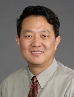 Yuanyuan Zhang, vedoucí výzkumné skupiny: „Kmenové buňky získané z lidské moči lze snadno izolovat. Oproti kmenovým buňkám z jiných zdrojů, jako jsou kostní dřeň nebo tuková tkáň, není k jejich získání potřebný chirurgický zákrok. Kredit: Wake Forest University (WFIRM).