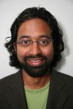 Sanjeevi Sivasankar, dĹ™Ă­ve biofyzik na All India Institute of Medical Sciences, nynĂ­ astronom na Â Iowa State University. VedoucĂ­ vĂ˝zkumnĂ©ho kolektivu. (Kredit: ISU)