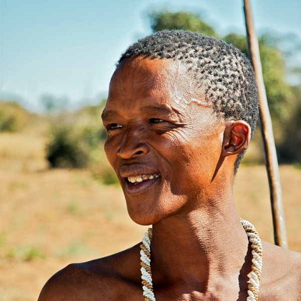 Khoisan. Kredit: Ian Beatty / Wikimedia Commons.