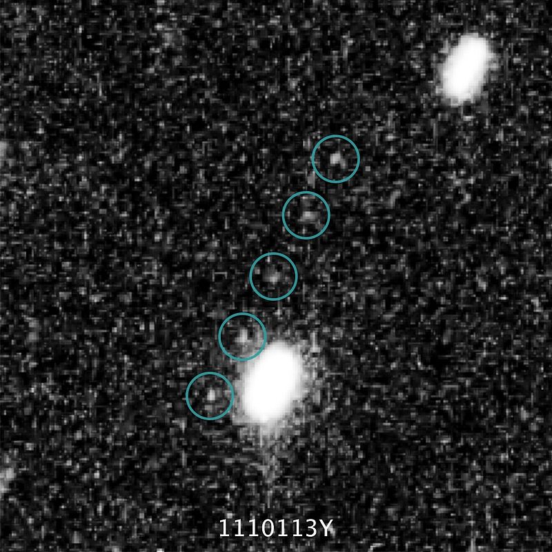 SnĂ­mky objektu 2014 MU69 poĹ™Ă­zenĂ˝ 24 ÄŤervna 2014 poĹ™izovanĂ© v desetiminutovĂ˝ch intervalech pomocĂ­ Hubblova dalekohledu (zdroj NASA).