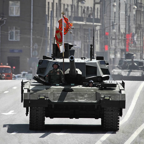 Tâ€‘14 Armata se blĂ­ĹľĂ­. Kredit: Vitaly V. Kuzmin, Wikimedia Commons.