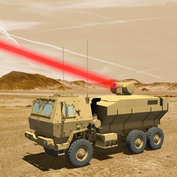 Taktické bojové vozidlo s 60 kW vláknovým laserem. Kredit: Lockheed Martin.