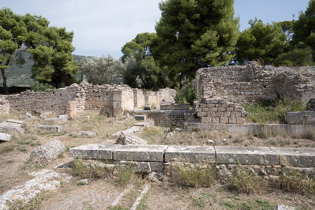 Římské lázně v Epidauru, tzv. Akoai. Kredit: Zde, Wikimedia Commons.