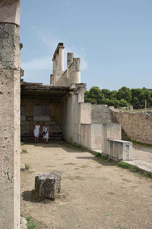 Abaton v Epidauru, 4. století před n. l. Kredit: Zde, Wikimedia Commons.