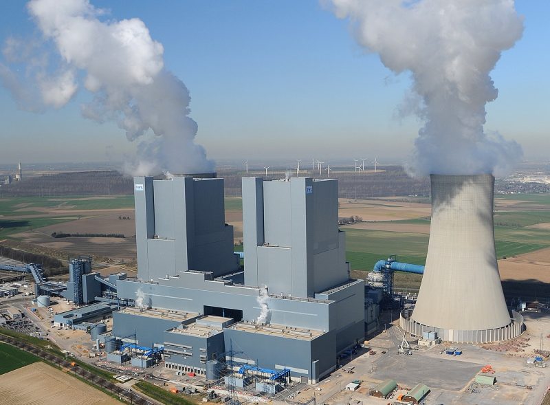 V Německu budou uhelné elektrárny v provozu ještě hodně dlouho, hnědouhelná elektrárna Neurath (zdroj RWE).