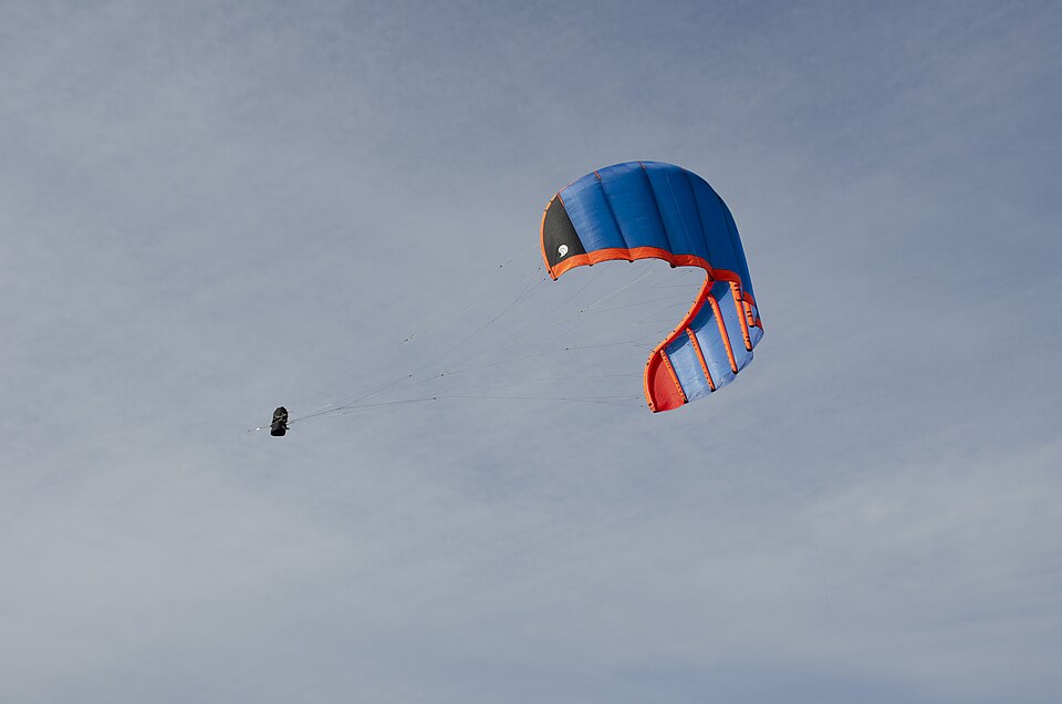 Drak společnosti KitePower s plochou 40 metrů čtverečních. Kredit: Rschmehl, Wikismedia Commons, CC BY-SA 4.0.