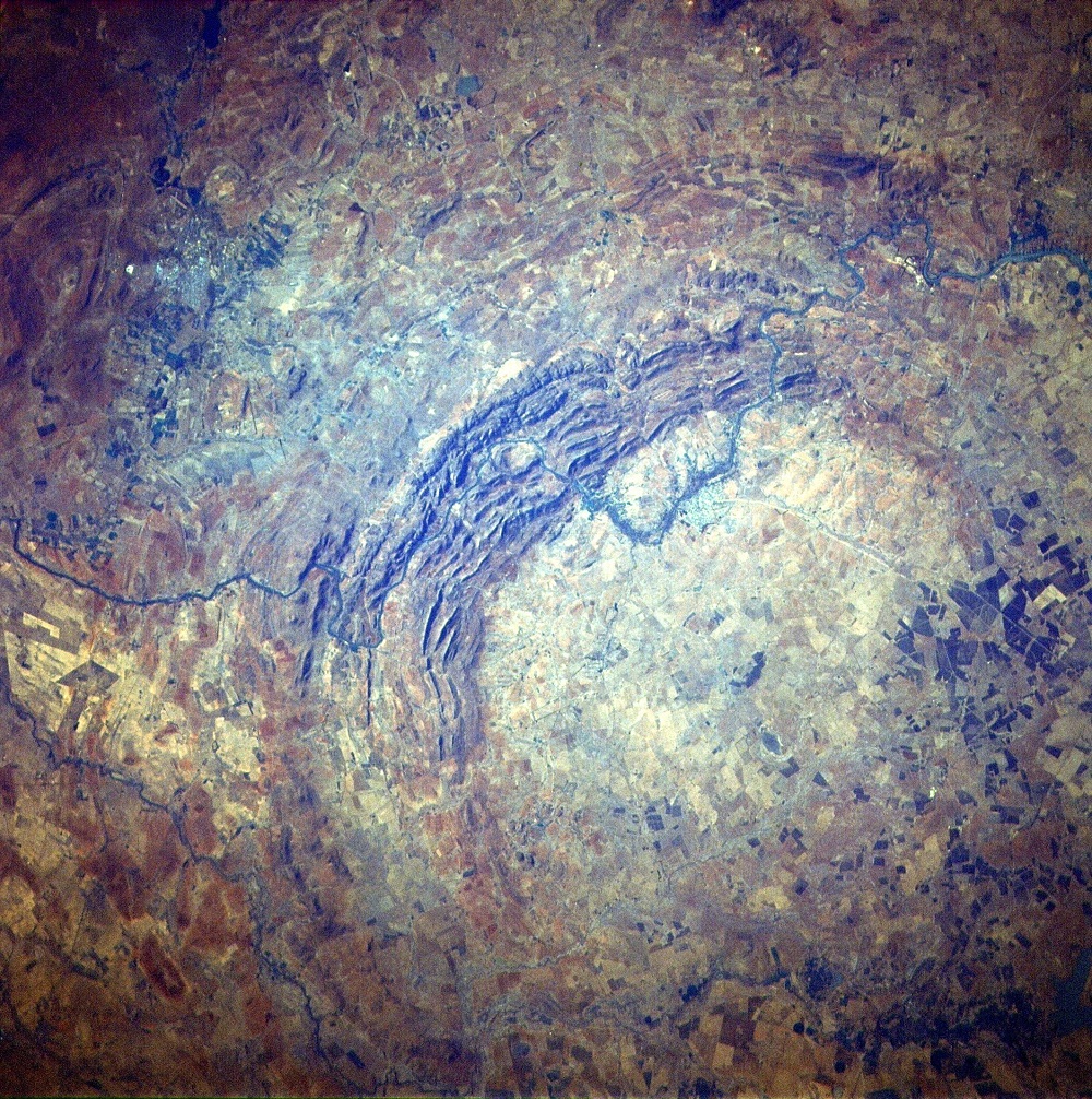 Kráter Vredefort .Kredit: Kamu Mal?, Wikipedia, volné dílo