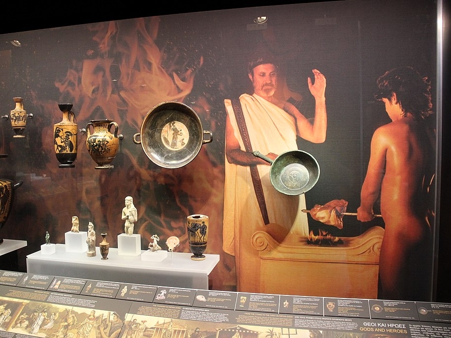 Příprava jídla, plus téma bohové a hrdinové. Muzeum kykladského umění v Athénách. Kredit: Gary Todd, Wikimedia Commons. Licence CC 1.0.