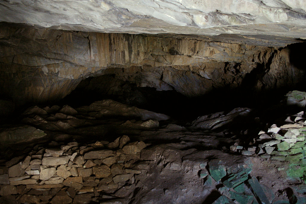 Jeskyně Zás, kousek dál. Kredit: Zde, Wikimedia Commons . Licence CC 3.0.
