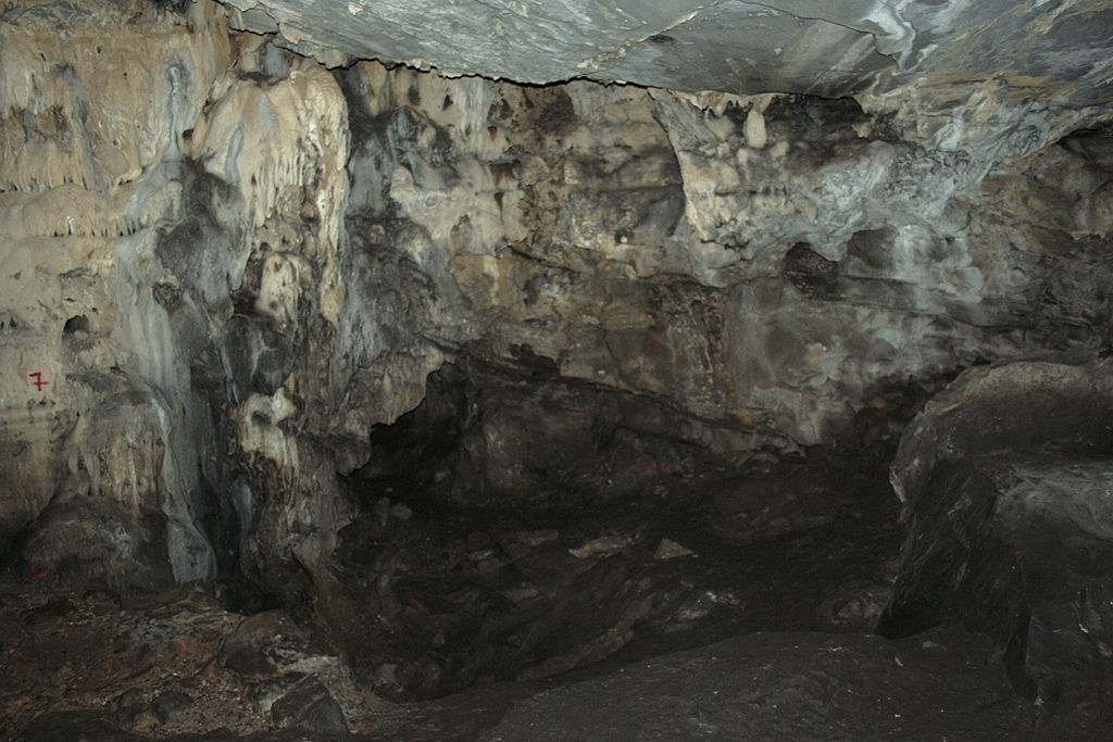 Jeskyně Zás, lokalita 7 a dál. Kredit: Zde, Wikimedia Commons. Licence CC 3.0.