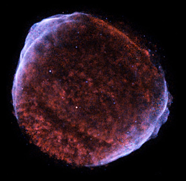 Pozůstatek krásné supernovy SN 1006, která prý v roce 1006 dosáhla čtvrtiny jasnosti Měsíce. Kredit: NASA