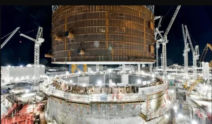 Výstavba dvou reaktorů EPR v elektrárně Hinkley Point C pokračovala, došlo však k dalšímu zpoždění (zdroj EDF).